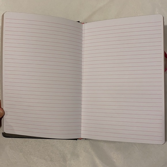 a notebook - Picture 5 of 5